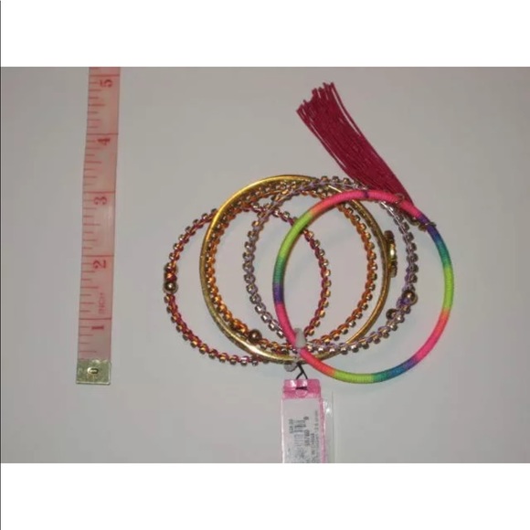 Betsey Johnson St Bart’s stackable Bracelet Set - Picture 4 of 7